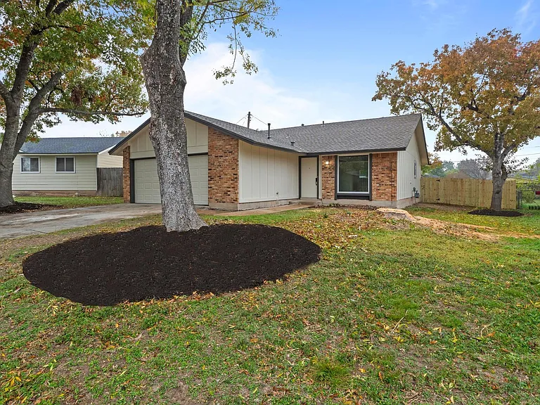 902 Warrington Dr — Photo 22