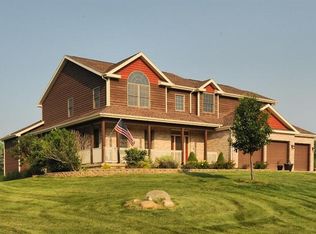 571 Kensington Ct, Valparaiso, IN 46385