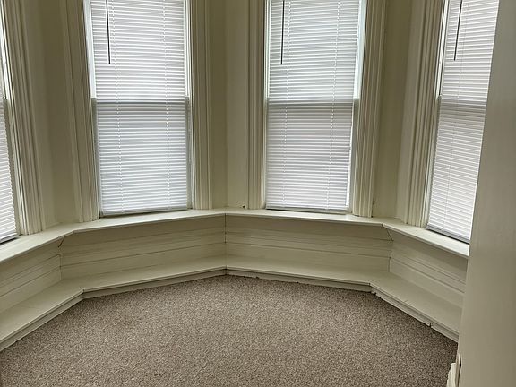 5th image of 717 Scott Ave