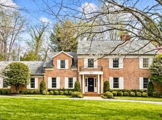 7215 Helmsdale Rd, Bethesda, MD 20817