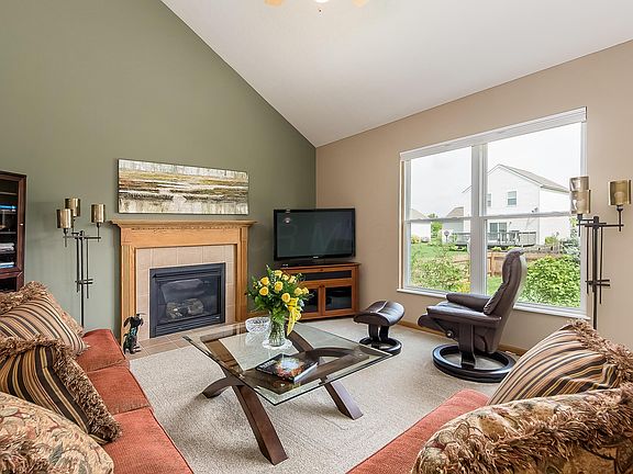 3rd image of 149 White Elm Dr