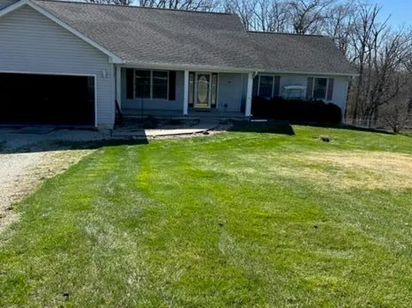 22446 Hidden Meadows Dr, Warrenton, MO 63383