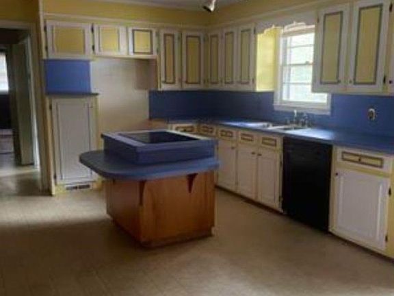 4th image of 108 Swails St