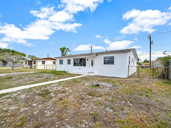 3rd image of 20911 NW 30th Ct