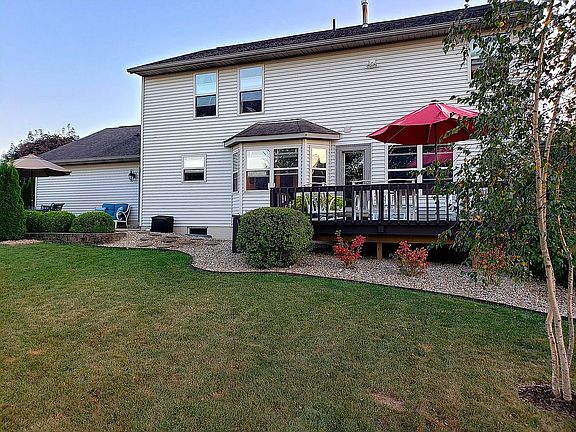 2nd image of 81 Renfrew Dr