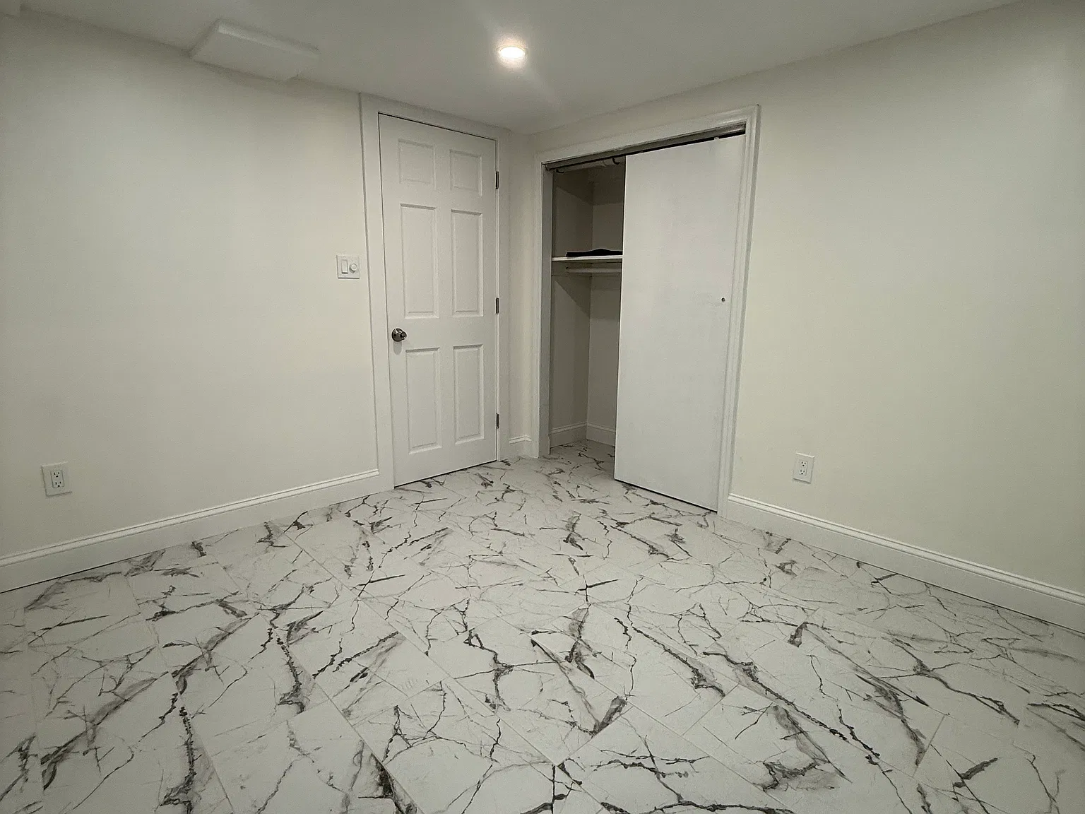 1 bed, $2,000 — Photo 4