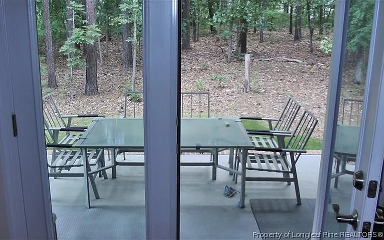 158 Sherwood Ln — Photo 10