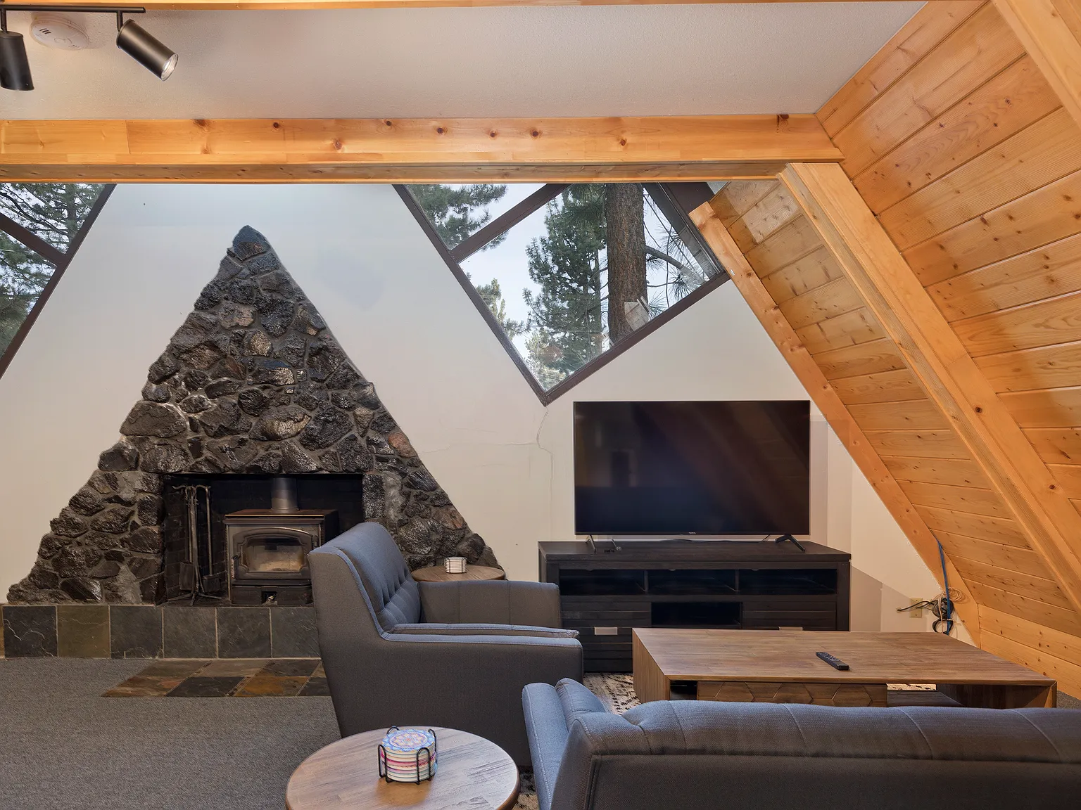 54 Alpine Cir — Photo 3