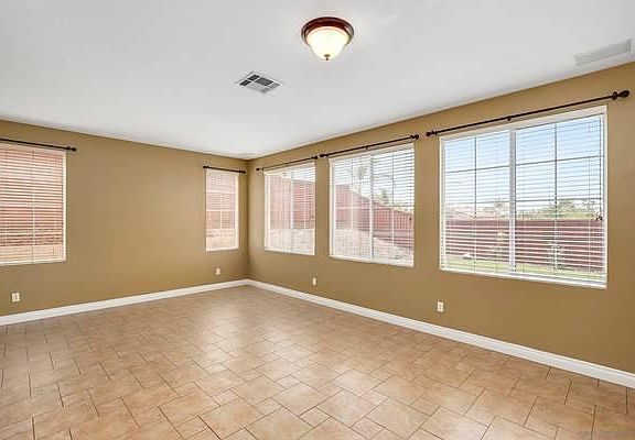 5th image of 674 Feather Dr