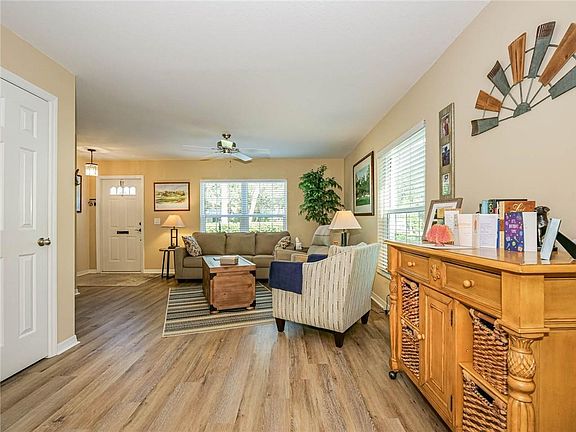 4th image of 855 22nd St #1