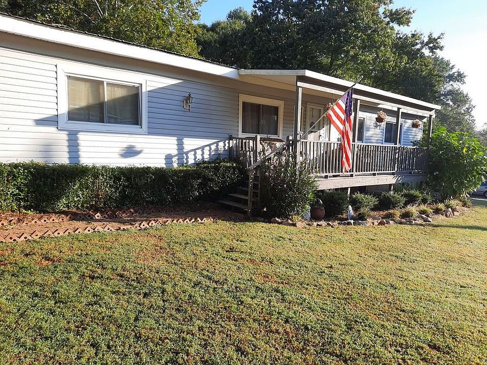 2nd image of 301 Hillside Dr
