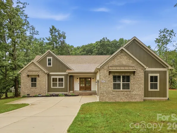 4527 Burrenfort Dr, Denver, NC 28037