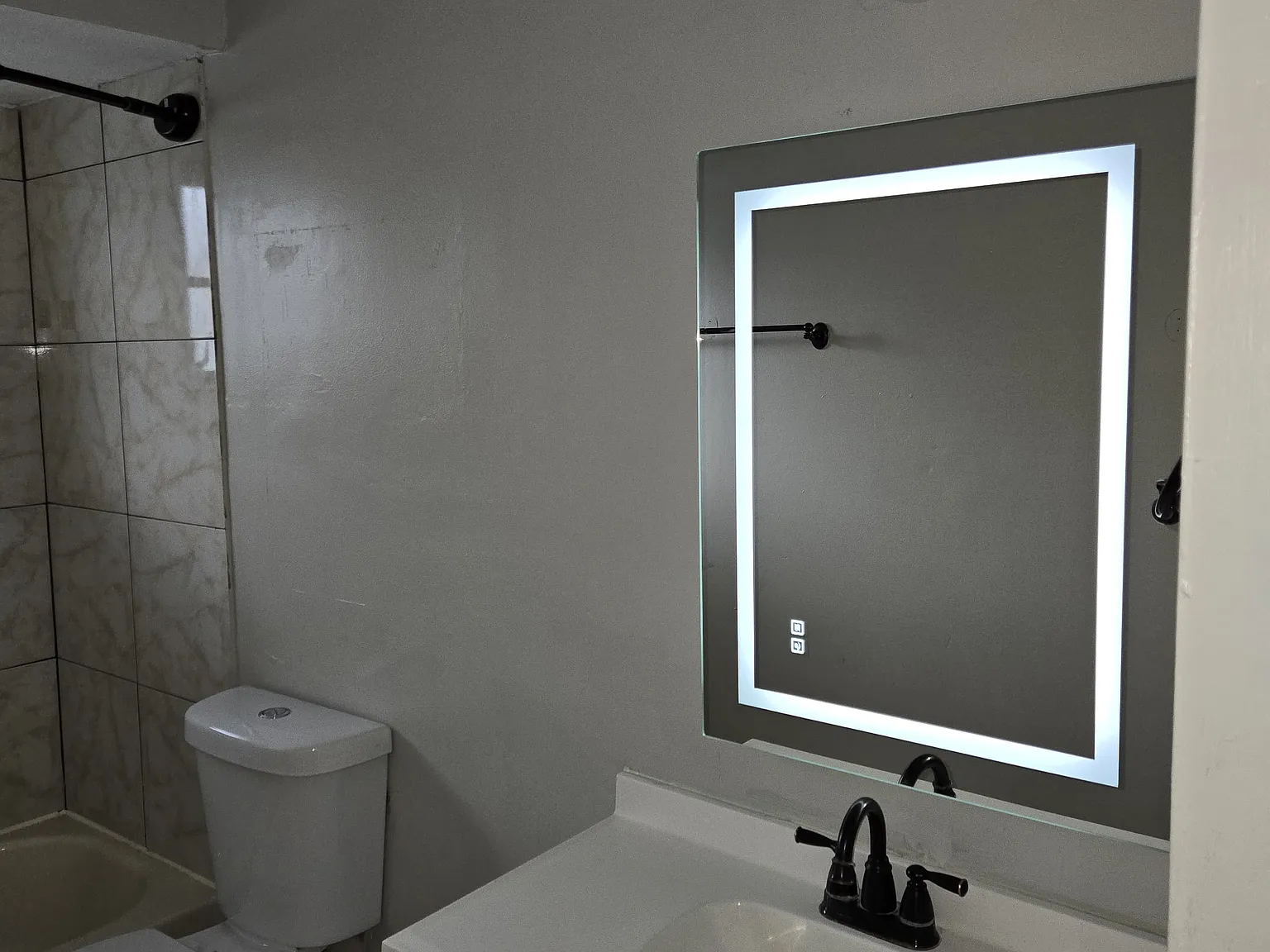 1 bed, 820 sqft, $1,500 — Photo 4