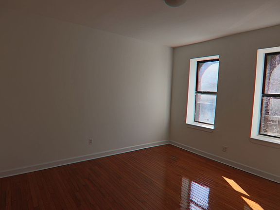 4th image of 19 Cumming St APT 1B