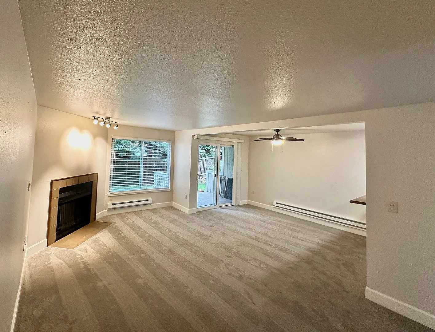 Meydenbauer West Apartments - 550 100th Ave SE — Photo 1