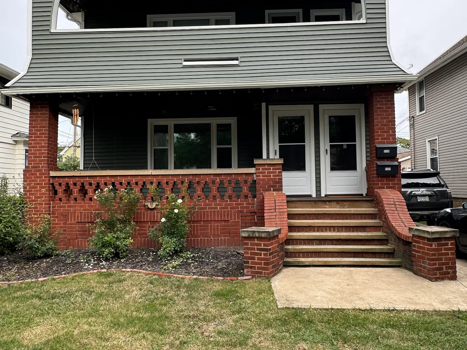 2 bed, 1050 sqft, $1,900 — Photo 1