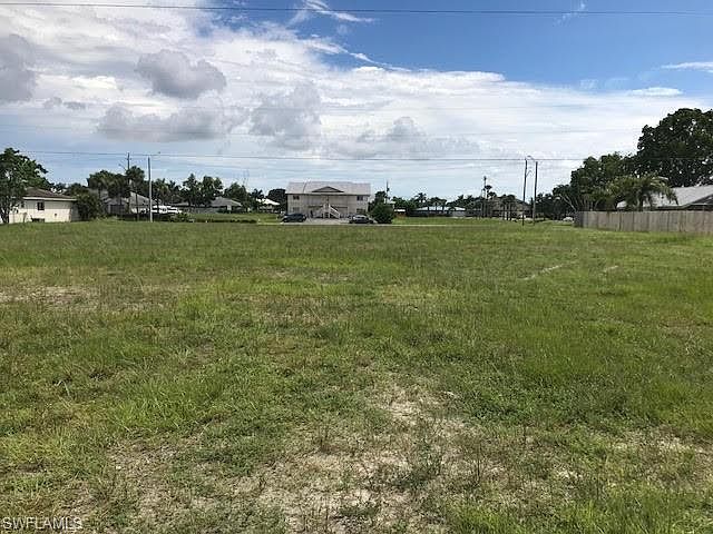 1st image of 923 Cape Coral Pkwy W