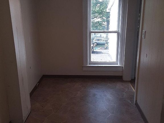 2nd image of 635 W Washington St