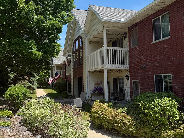 1964 Parknoll Ln — Photo 1