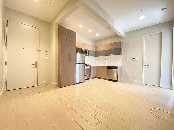 2nd image of 273 W 138th St APT 3E
