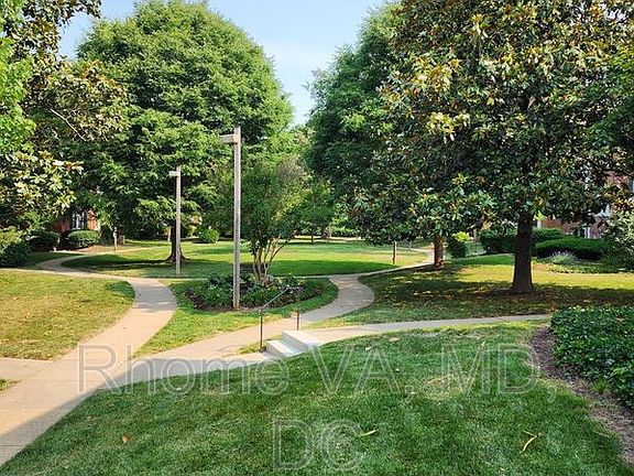 2nd image of 1801 Queens Ln #2-140