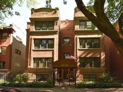 920 W Agatite Ave APT 1, Chicago, IL, 60640