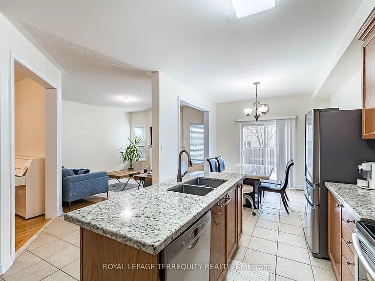 3926 Candlelight Dr — Photo 22