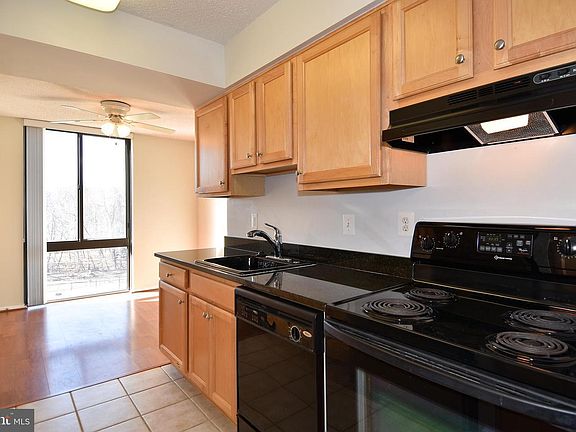 2nd image of 4500 S 4 Mile Run Dr APT 322