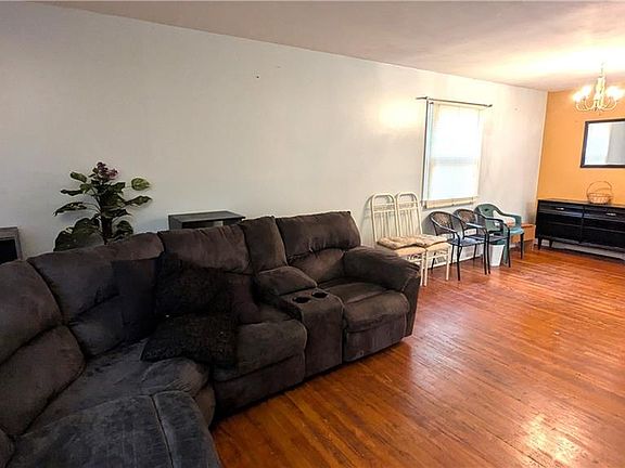 5th image of 8507 Spring Valley Rd