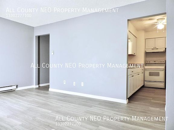 4th image of 1017 Howe Ave #23