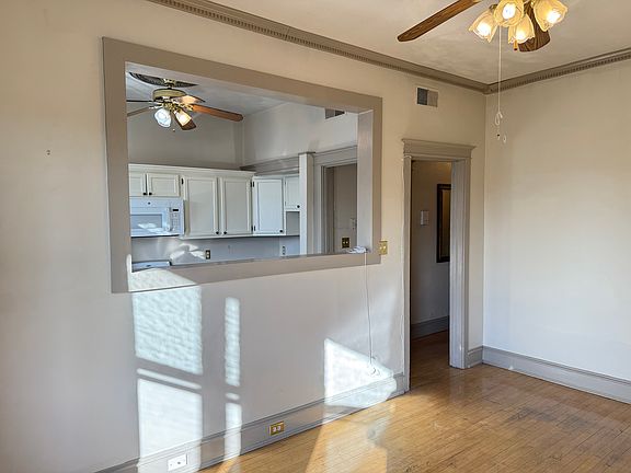 4th image of 112-114 E Walnut St APT 42