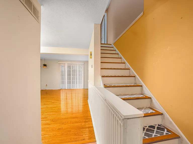 121 Cambria Hill Dr — Photo 8
