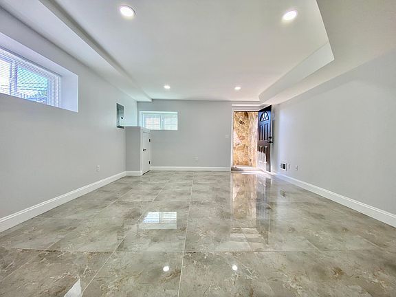 3rd image of 435 Delaware Ave #1