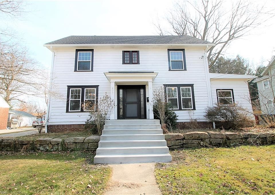 1st image of 2057 7th St