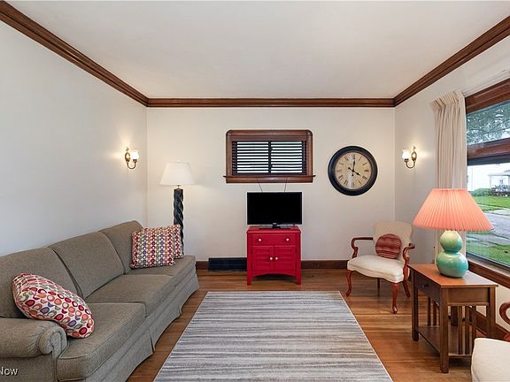 2nd image of 5513 Behrwald Ave