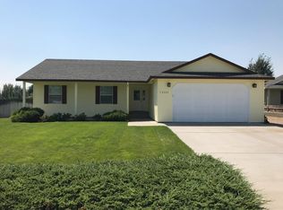 2323 S Highlands Blvd, West Richland, WA 99353