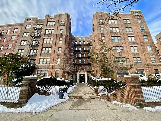 Rented by Zjama Realty Corp | media 26