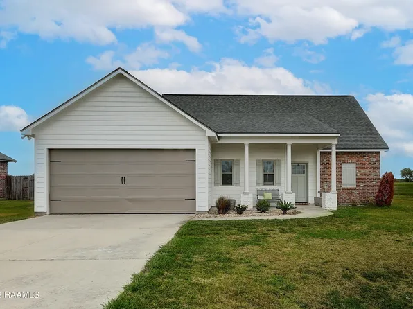 1252 Delcambre Rd, Breaux Bridge, LA 70517