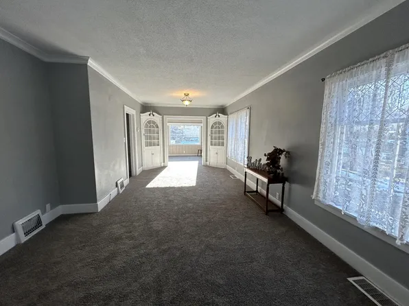 206 S 10th St, Montevideo, MN 56265