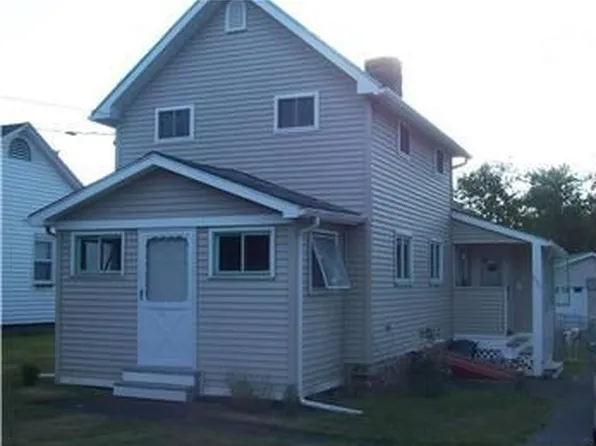 521 N Perry St, Johnstown, NY 12095