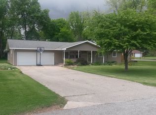 222 McKenney Rd, Vincennes, IN 47591