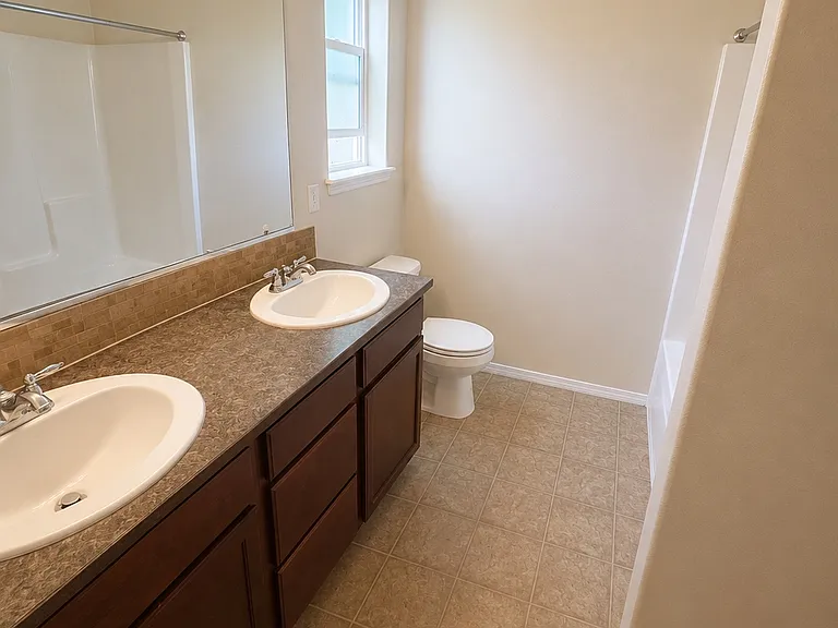 1703 W Tree Ln — Photo 12