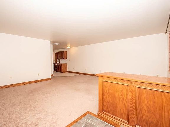 3rd image of 129 E Woodland Ave