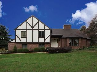 21 Woodcrest Dr, York, PA 17402