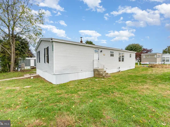 526 Palm City Park, Annville, PA 17003
