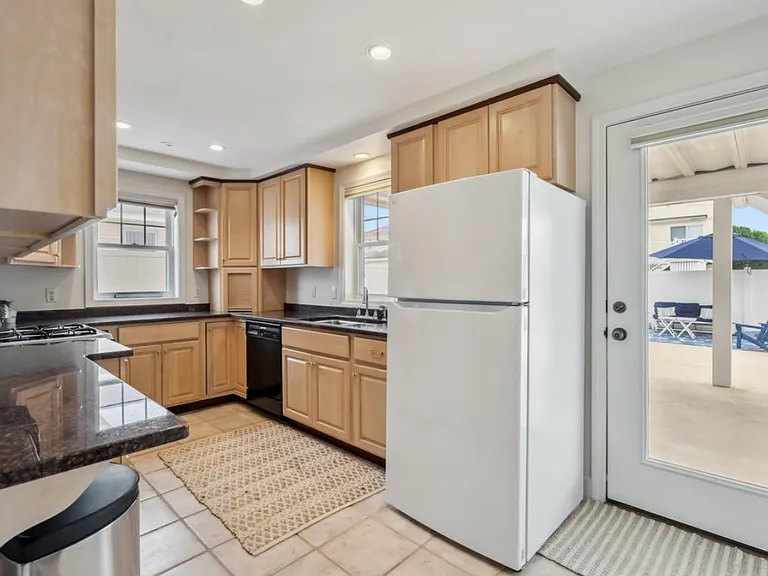 72 Plymouth St #1 — Photo 7