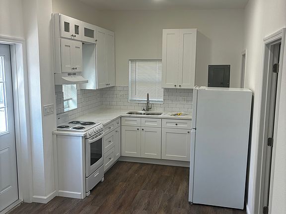 2nd image of 2686 1/2 18th Ave S