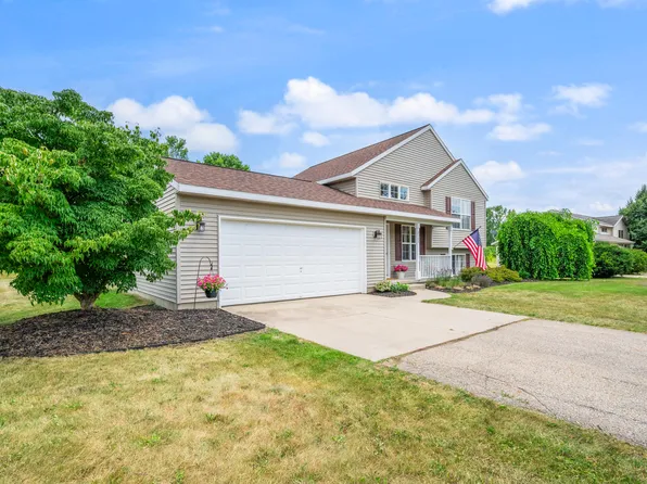 2103 Winston View Dr NE, Cedar Springs, MI 49319