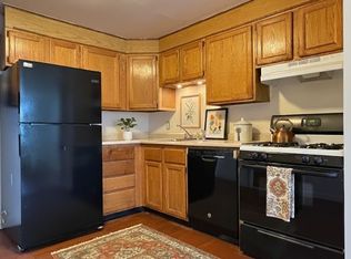 351 Hildreth St APT 11, Lowell, MA 01850