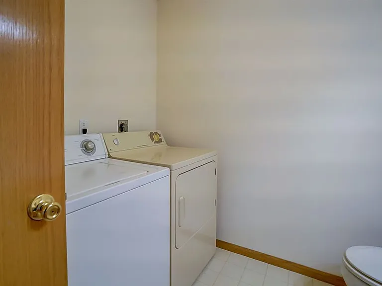 236 Harbour Town Dr — Photo 25